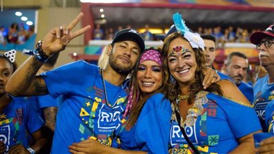 بسبب أمه.. نيمار يدخل في أزمة مع المثليين 