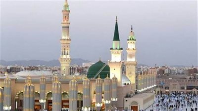 إمام المسجد النبوي: لا تحاربوا العلم بالجهل.. الاستهانة بكورونا جناية على الأنفس!