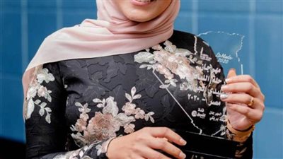 وفاء عز الدين تطرح برنامج 