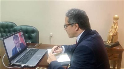 عاجل.. العناني يتصل بنظيره 