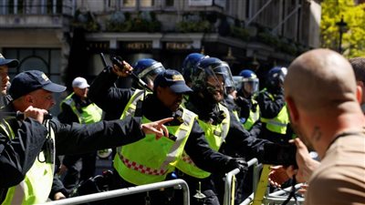 احتجاجات شعبية مناهضة للعنصرية وأخرى مؤيدة لحماية التماثيل في لندن رغم تحذيرات الحكومة