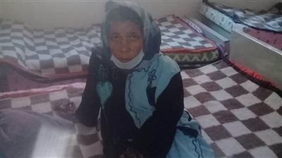   محافظ المنيا يوجه باصطحاب سيدة مسنة بلا مأوى إلى إحدى دور الرعاية