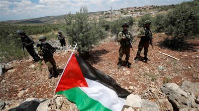 قوات الاحتلال تعتقل 13 فلسطينياً من الضفة الغربية