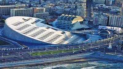 الحقيقة والخيال حول الكائنات المعدلة وراثيا محاضرة بمكتبة الإسكندرية