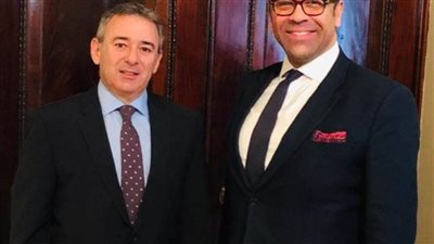 سفير مصر في لندن يجري مشاورات هاتفية مع وزير الدولة البريطاني