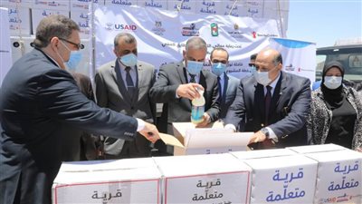 محافظ سوهاج يستقبل قافلة حقائب الحماية لتوزيعها على 10 أآلاف أسرة