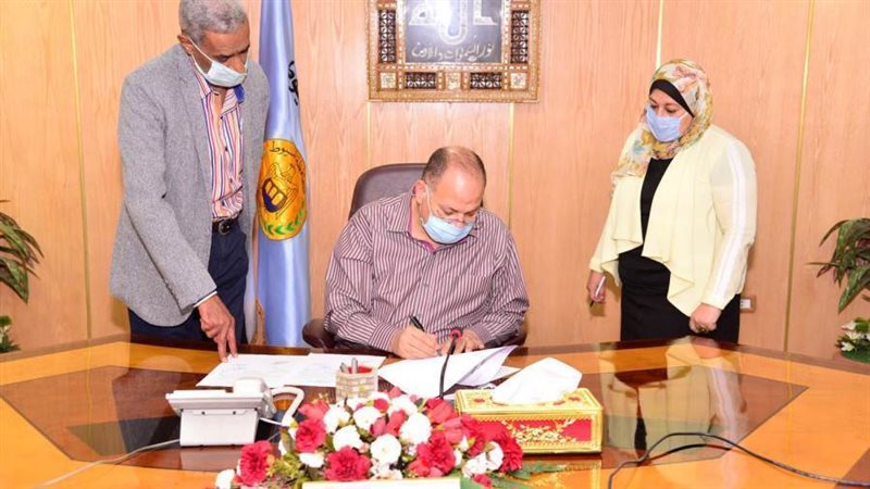 محافظ أسيوط يعتمد