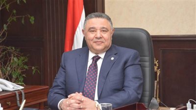 محافظ البحر الأحمر يناشد المواطنين بتقديم الأوراق لتسلم بديل العشوائيات