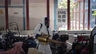 الصين تشدد إجراءات الإغلاق بعد عودة تفشي كورونا 