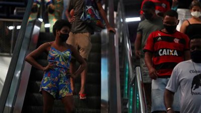 خبير برازيلي يكشف عن أسباب حدة أزمة كورونا في بلاده