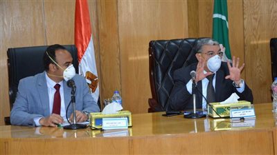 محافظ المنيا يبحث استكمال منظومة التحول الرقمي 