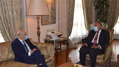 شكري يستقبل نظيره اليوناني بمقر وزارة الخارجية
