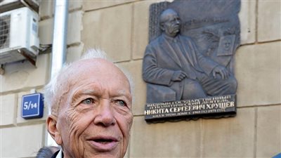 وفاة نجل الزعيم السوفيتي نيكيتا خروتشوف في الولايات المتحدة