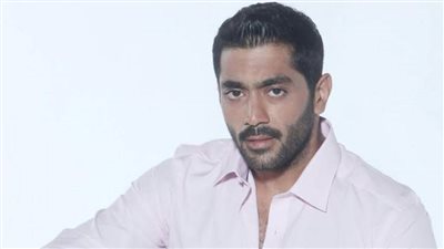 فلوكس في قصة حب جديدة مع إعلامية لبنانية.. تعرف عليها