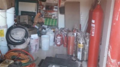 ضبط منشأة لتعبئة أسطوانات إطفاء الحريق