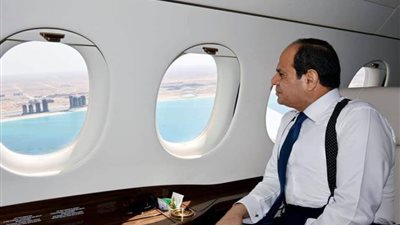  الرئيس يتفقد جواً الموقف التنفيذي والانشائي لمدينة العلمين الجديدة