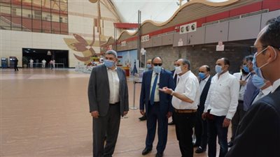 وزير الطيران المدني فى جولة تفقدية بمطار شرم الشيخ لمتابعة الإجراءات الاحترازية 