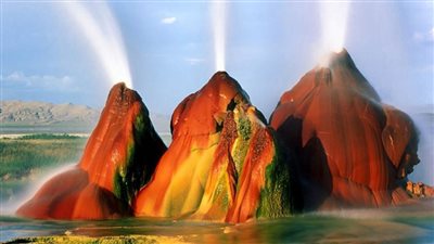 من عجائب الطبيعة.. نبع الماء الطائر بنيفادا (صور)