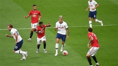 توتنهام يتقدم على مانشستر يونايتد 0/1 في الشوط الأول