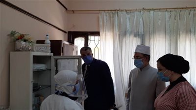 مدير التأمين الصحي ببني سويف يطمئن على امتحانات الثانوية في أول أيامها 