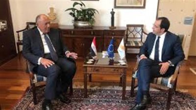 وزير الخارجية ونظيره القبرصي يبحثان الوضع فى ليبيا والتدخلات التركية