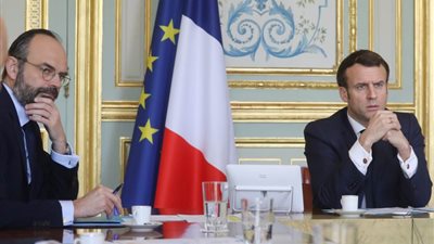 استطلاع: تراجع شعبية ماكرون أمام رئيس وزرائه