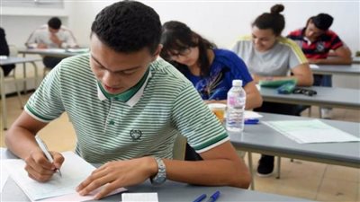 بسبب كورونا.. الجزائر تعتمد نظاما جديدا للامتحانات