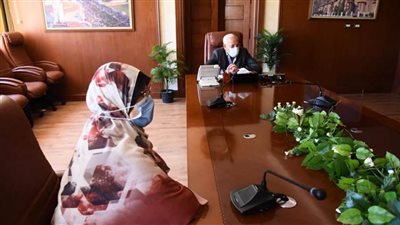 محافظ بورسعيد يوجه بسرعة تنفيذ تطوير شارع الشاحنات