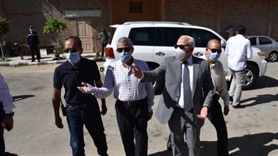 محافظ بورسعيد يتفقد لجان الثانوية العامة لمتابعة الإجراءات الاحترازية