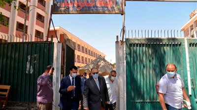 محافظ أسيوط يتفقد لجان 