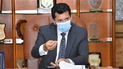 وزير الرياضة يستعرض  خطوات تنفيذ الإجراءات الاحترازية  لمركز شباب الجزيرة