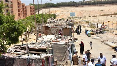 بالصور .. إزالة 100 