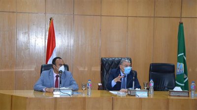 محافظ المنيا يشهد تدريب رؤساء المراكز على تفعيل بوابة خدمات المحليات إلكترونيا