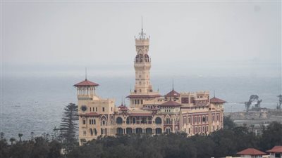 العناني يتفقد بعض فنادق الإسكندرية