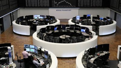 أسهم أوروبا تغلق على تراجع بفعل زيادة الإصابات بكورونا في الولايات المتحدة