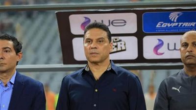 عاجل بالصور.. هدايا بيراميدز تظهر في يد حسام البدري بمقر اتحاد الكرة