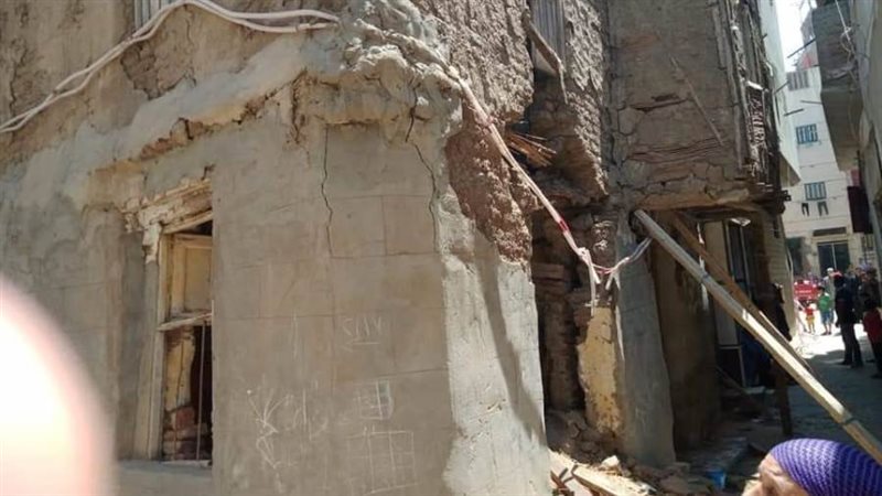 العقار المنهار