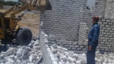 إزالة حالتي تعدٍ على 440 متر أرض زراعية بالبحيرة