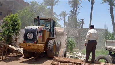 محافظ سوهاج: إزالة 36 حالة تعدٍّ على الأراضي الزراعية وأملاك الدولة