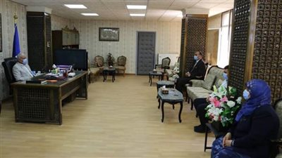 محافظ السويس يستقبل مدير عام التعليم الجديد
