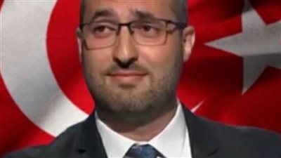 إعلامي إخواني: لو أن النبي طلب مني الکفر بـ