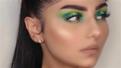 تعرفي على المكياج الذي يلائم ألوان ملابسك