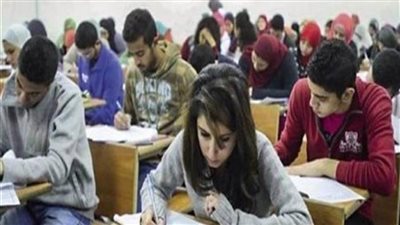 ضبط طالب يغش بالمحمول في سوهاج