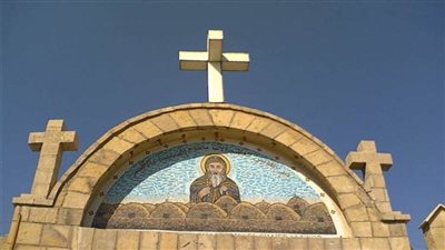 عاجل ..راهب مزيف يجمع مساعدات مالية ..ودير 