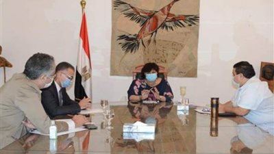 وزيرة الثقافة توافق علي 30 عرض مسرحي في 84 ليلة بالصيف 