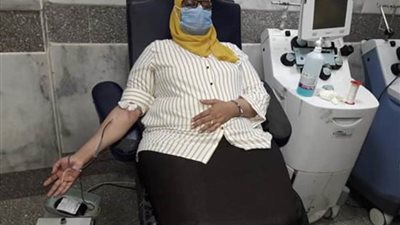 بعد تعافيها.. نائبة محافظ أسوان تتبرع بالبلازما 