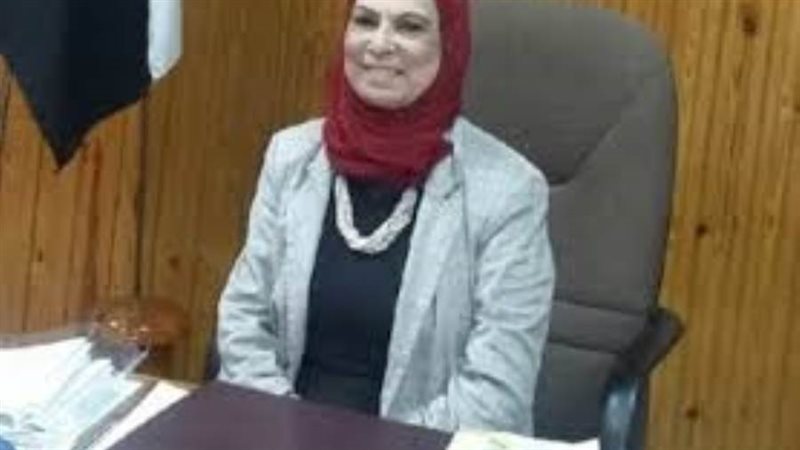 عميدة معهد الخدمة