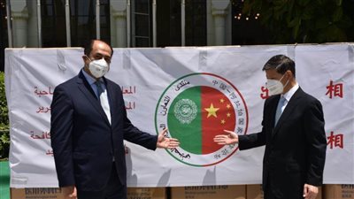 الجامعه العربية تستقبل شحنه من المستلزمات الطبية هدية من الصين