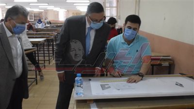 رئيس جامعة بنها يفتتح متحف علوم قسم المساحة الهندسية شبرا