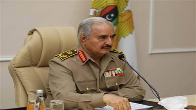 عاجل..المشير حفتر يبحث مع رؤساء الأركان ترتيبات المرحلة المقبلة